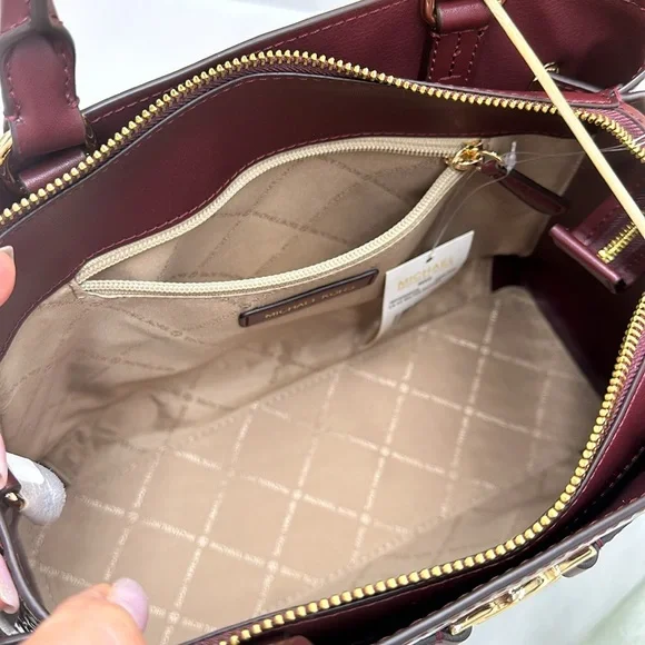 NWT MICHAEL MICHAEL KORS Reed
Large Croc-Embossed Leather Belted
Satchel Oxblood - Picture 13 of 16